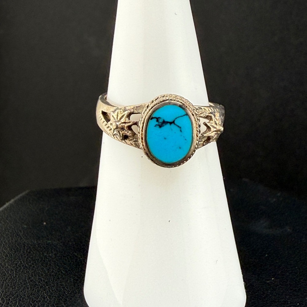 Vintage Sterling Silver Ring Blue Oval Polished Stone Star Detail 6